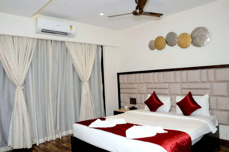 Hotel Supreme Grande