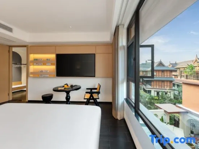 2 Bedrooms Suite with balcony