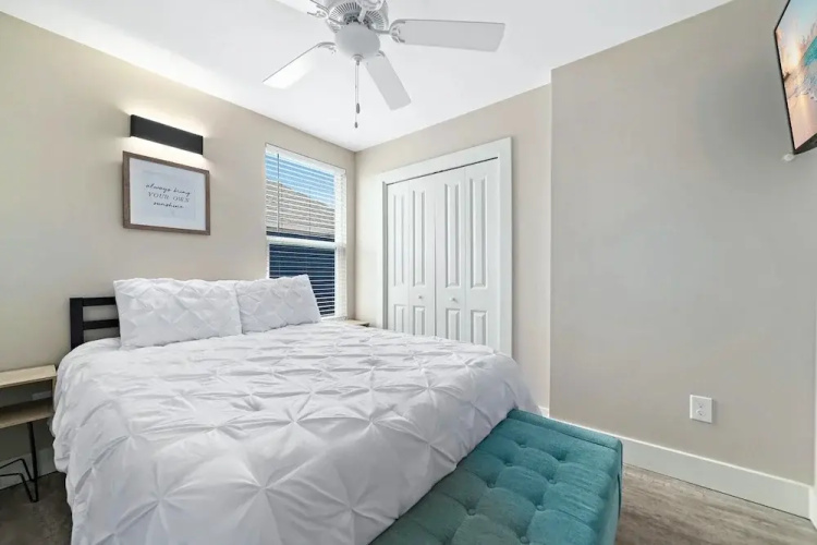 Pipedreams 333 E 4 Bedroom Home