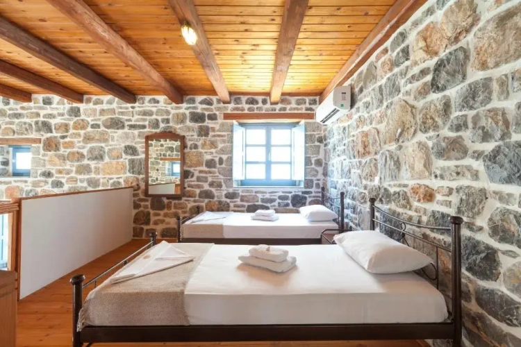 Grand Cottage