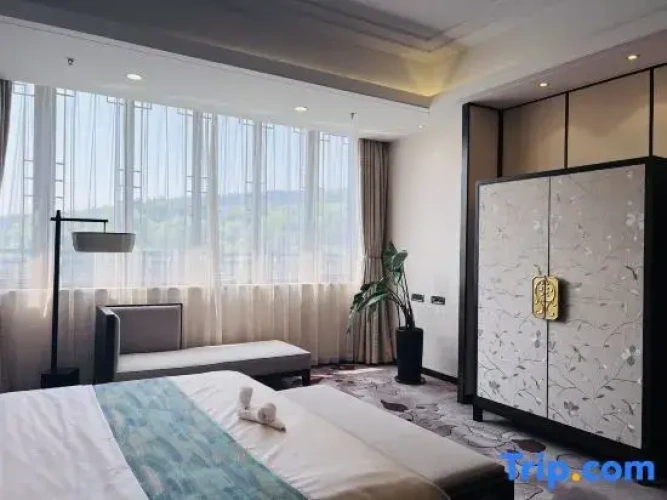 Suite with garden view