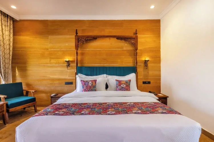 Premier room with balcony and with pool view