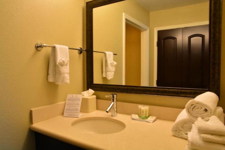 2 Bedrooms Suite