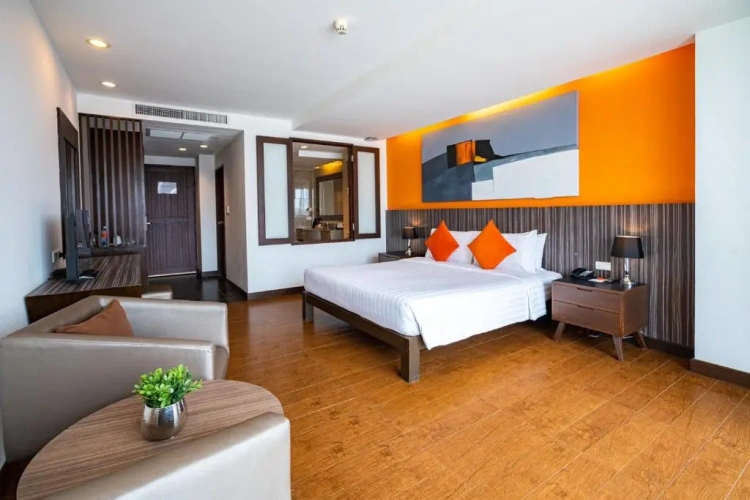 Deluxe Double room with city view