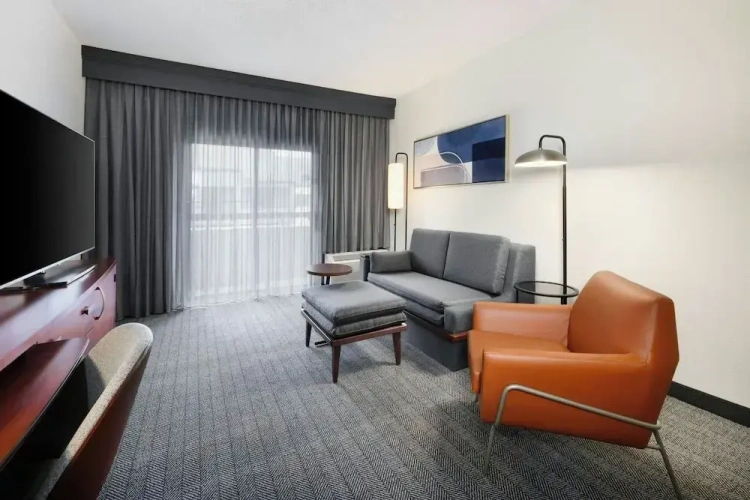 Quadruple Suite with balcony
