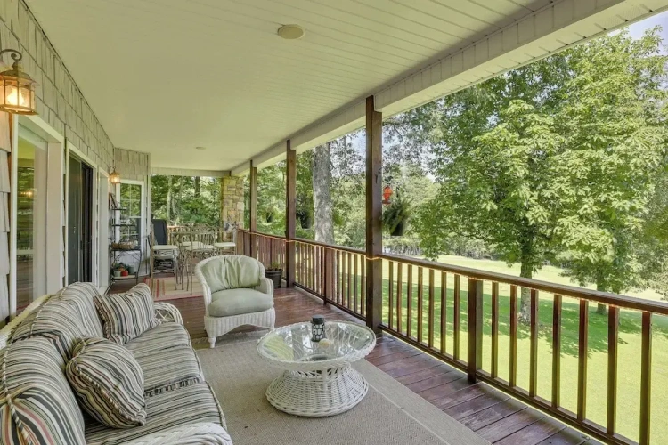 4 Bedrooms Cottage