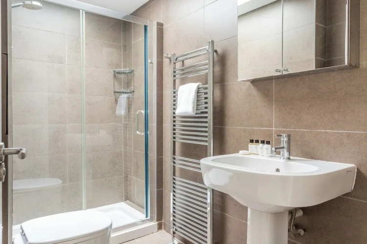 2 Bedrooms Apartment