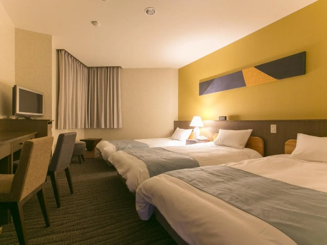 Standard Triple room