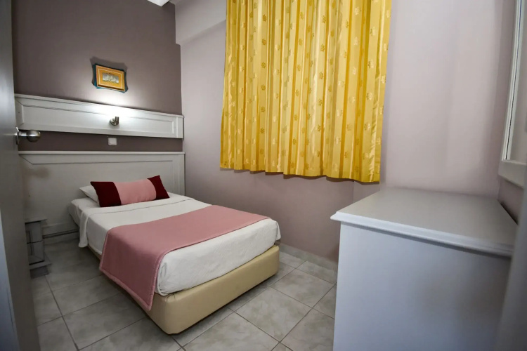 Pasahan Apart