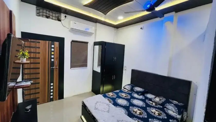 Goroomgo Pallav Guest House Ujjain