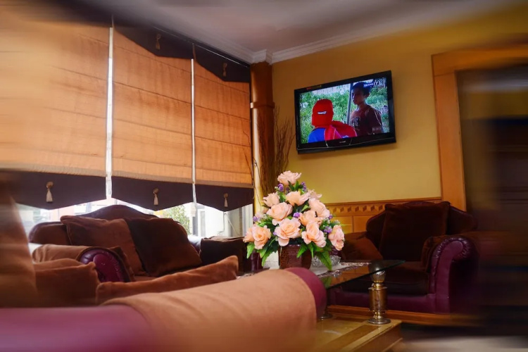 Dhaksina Hotel