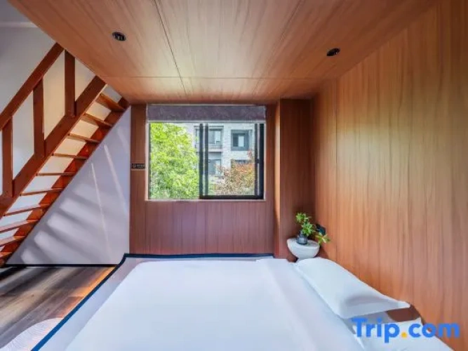 Family Duplex Suite with mountain view