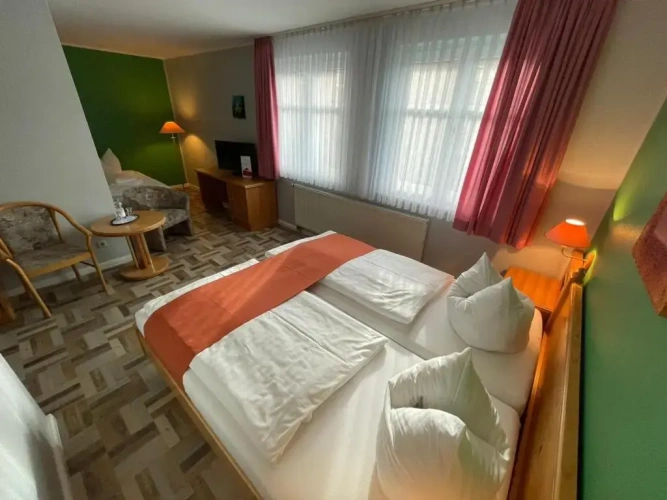 Standard Triple room