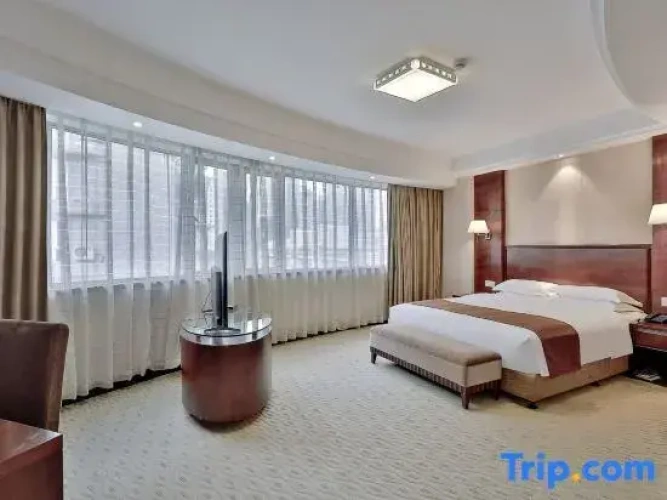 Executive Attic Suite