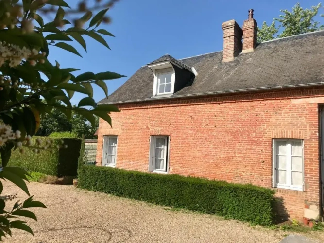 2 Bedrooms Cottage