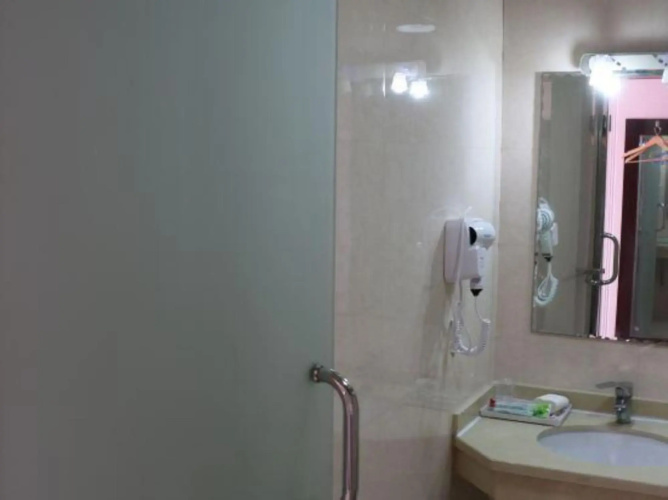 Deyuanju Business Hotel