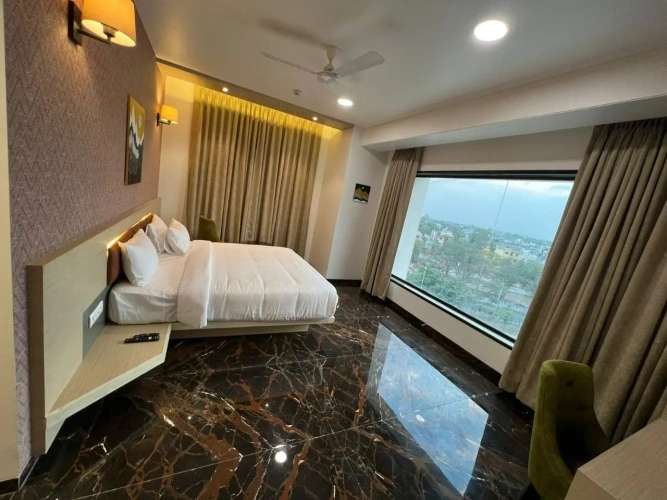 Grand room