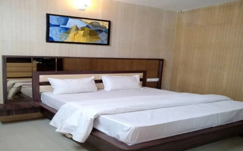 1946 Navdeep by Sky Stays Hotel