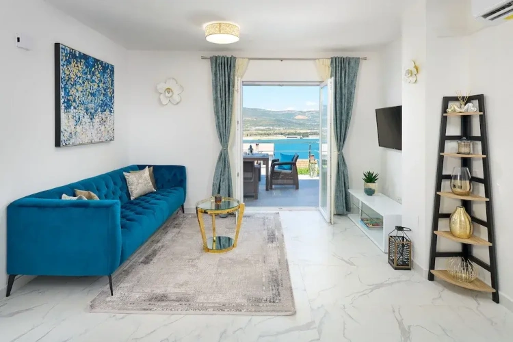 3 Bedrooms Villa with sea view