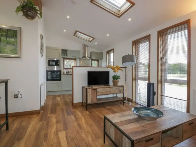 9 Meadow Retreat
