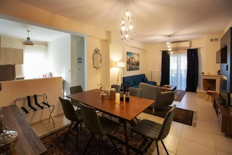 2 Bedrooms Apartment
