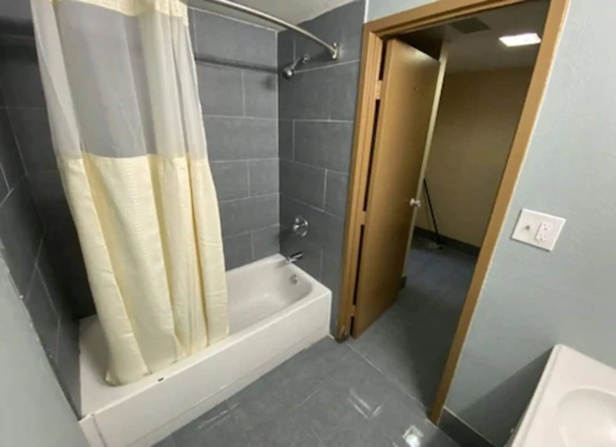 Economy Inn North Randall photo 6