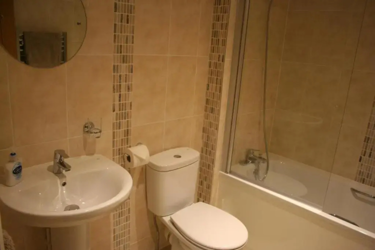 Highlands Apartment 5