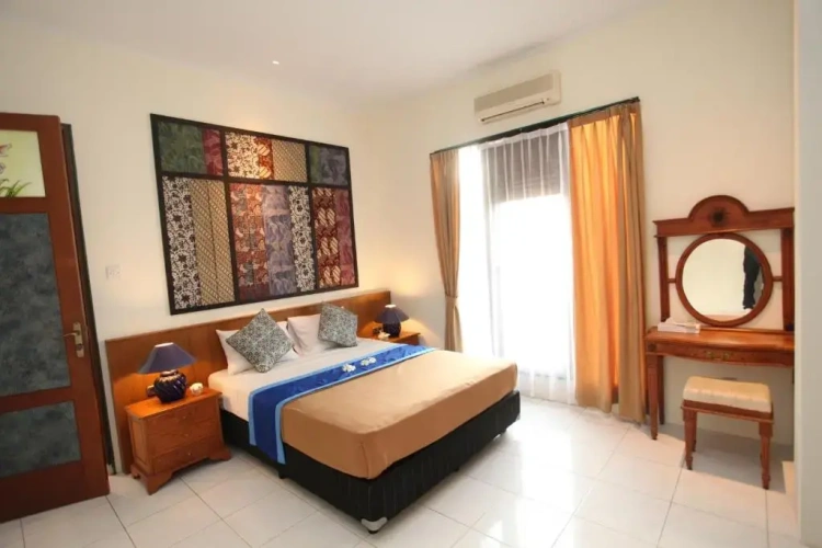 Junior Suite with pool view