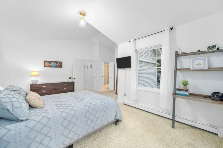 Gorgeous 2BDR Home near Downtown