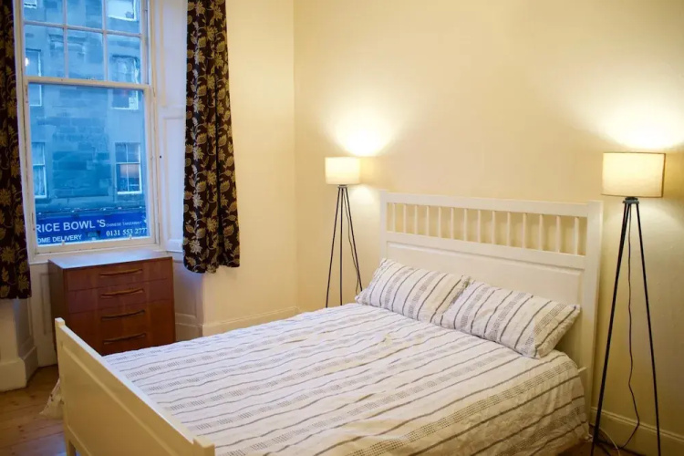1 Bedroom Property in Leith