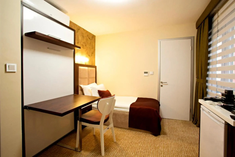 End Glory Hotel