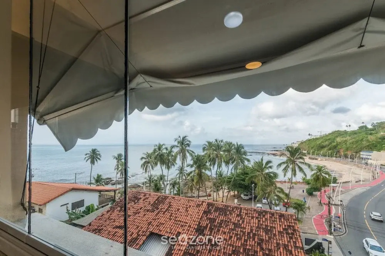 Apt w/ Ocean View 100 m From the Beach Eia0409