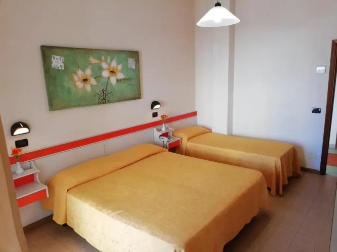 Standard Triple room with balcony