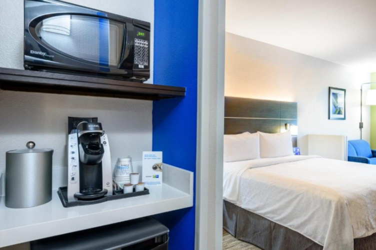 Holiday Inn Express Hotel & Suites Bastrop by IHG