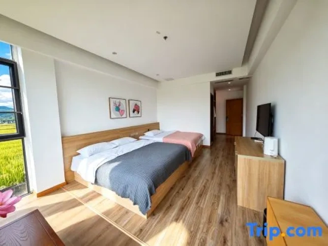 Standard Twin room with mountain view