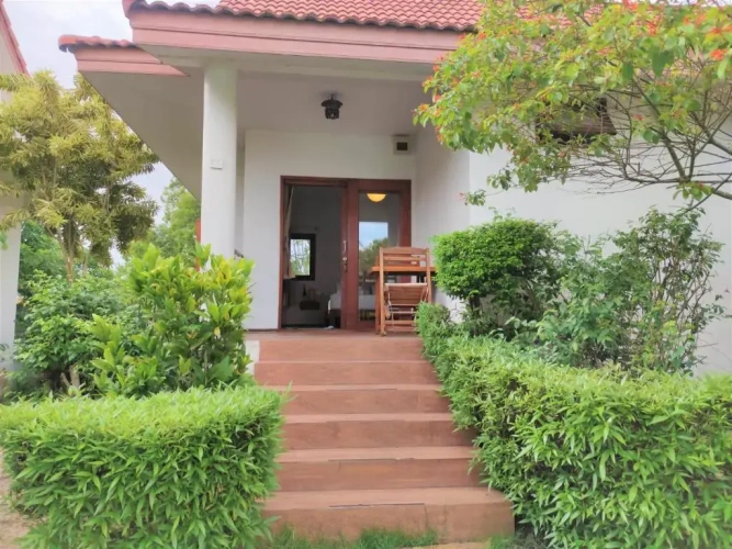 Cottage with balcony and with pool view