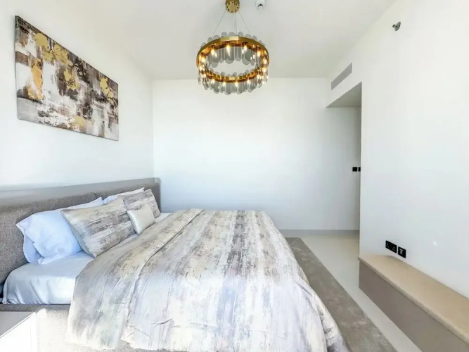 High floor Panoramic 2BR & Private Beach