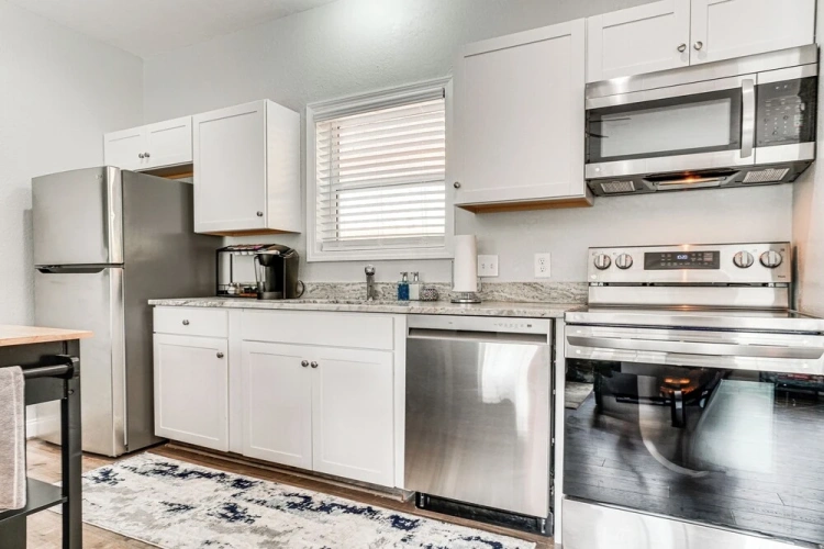 2 Bedrooms Apartment