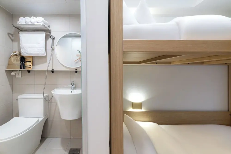 Economy Twin room with city view