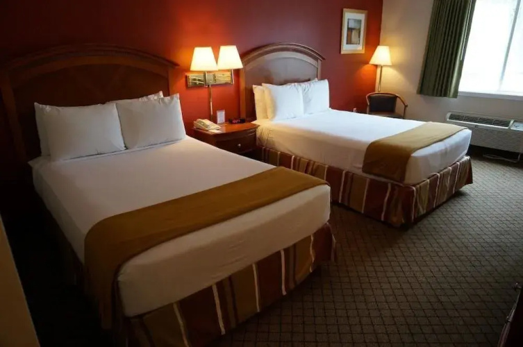 Riverside Hotel