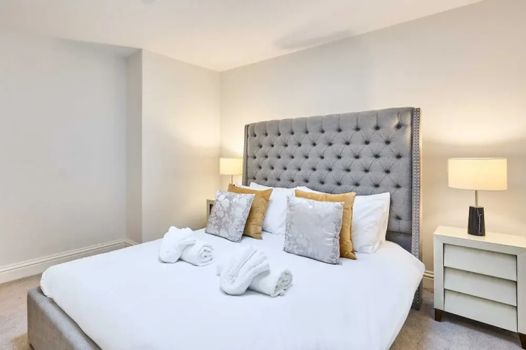 Host Stay Albert House