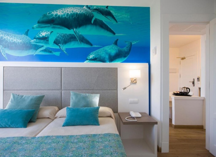 1 Bedroom Apartment with sea view