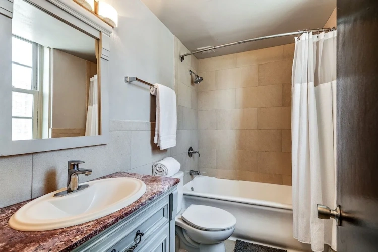 2 Bedrooms Premium Quadruple Apartment with city view