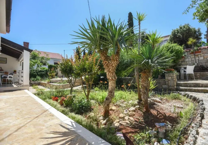 Apartment Maja - 50m from beach
