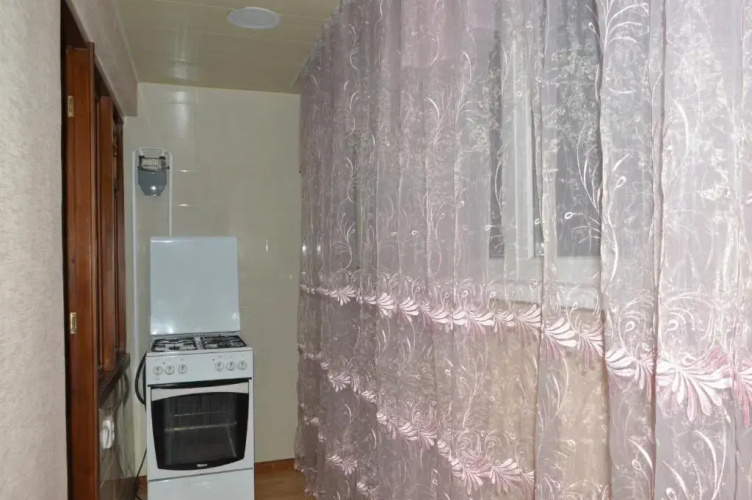 Apartment on Toktogula, 93