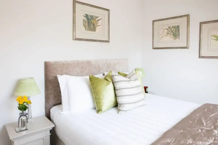 Central Chichester 3bd Mews House For Up To 6
