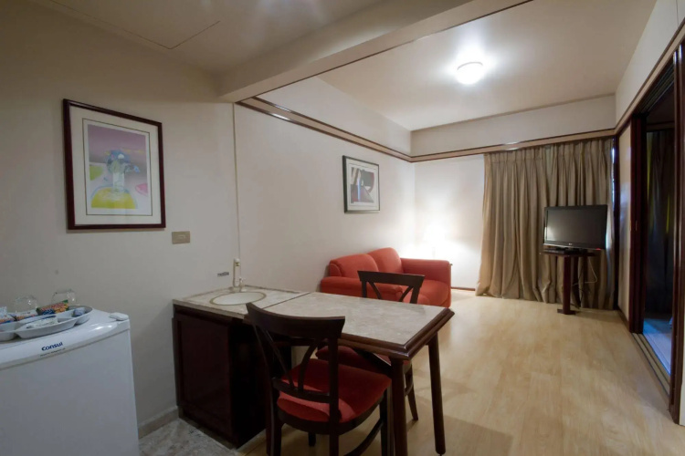 Le Premier Suites