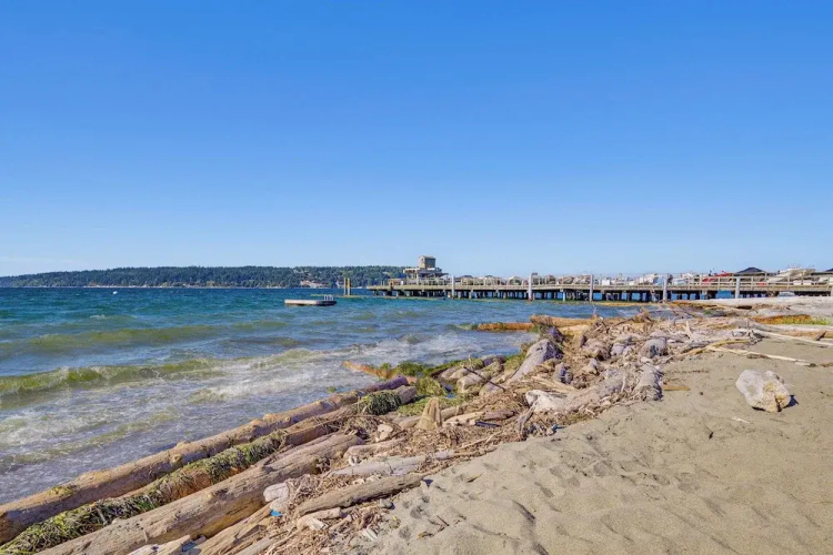 Sun-soaked Sandy Point Haven w/ Beach Access!