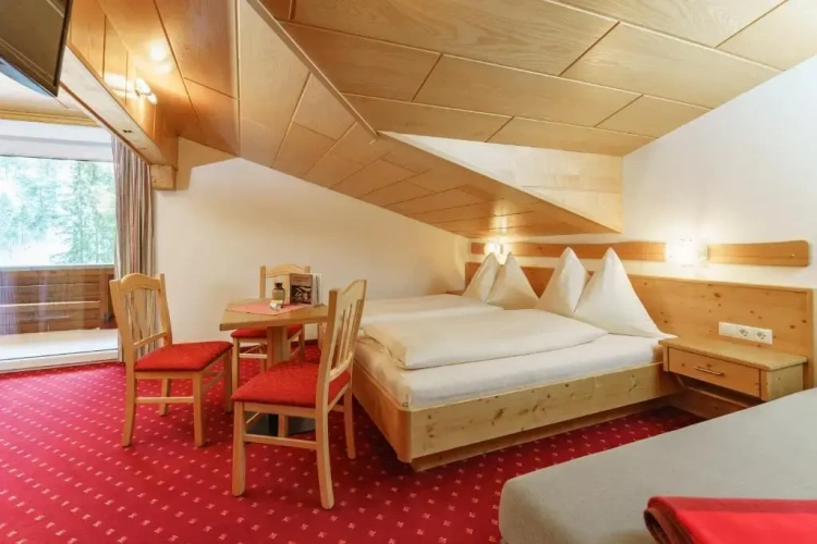 Standard Triple room with balcony