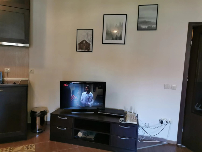 Sunny studio apartment - few steps from Gondola